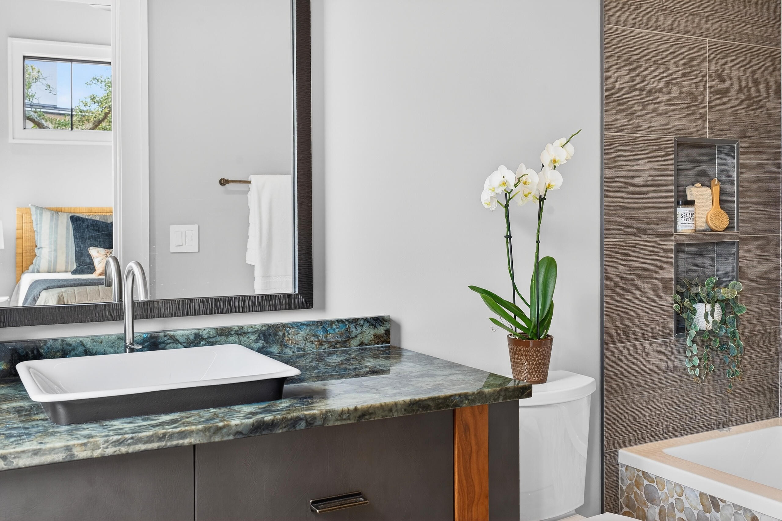 430 Fish Tale Road Charleston, SC 29492 - Photo 24 of 108 Bathroom Detail