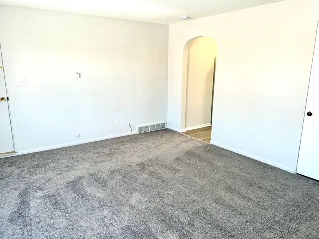 $1,600 | 219 Osage Street, Unit 219, Wauconda, IL 60084