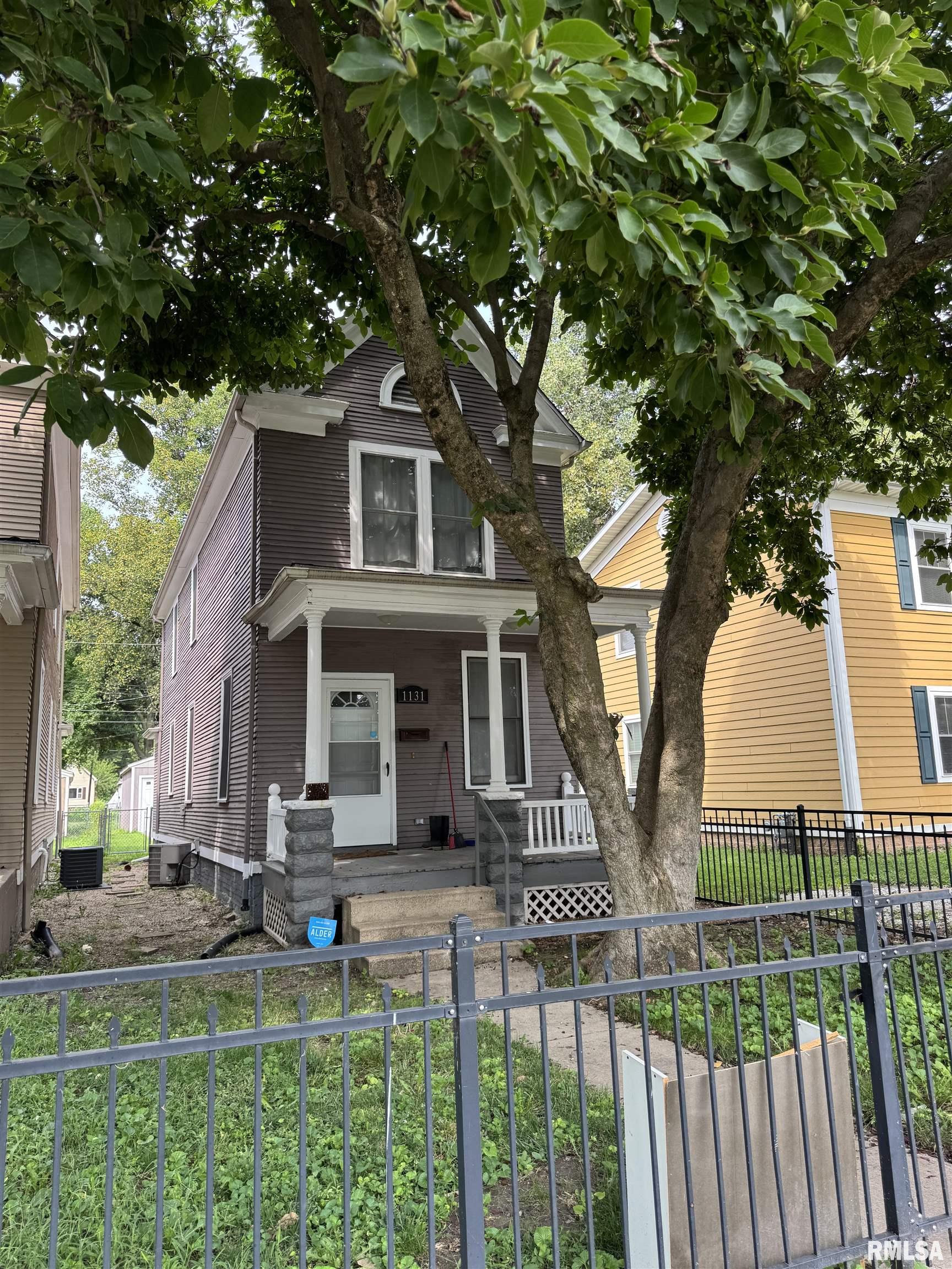 1131 North 5th Street Springfield, IL 62702 - Photo 1 of 20 Gallery Image 1
