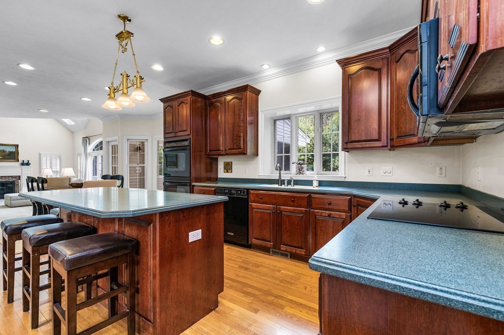 19 Daniel Shays Road Hopkinton, MA 01748 - Photo 9 of 42 Gallery Image 9