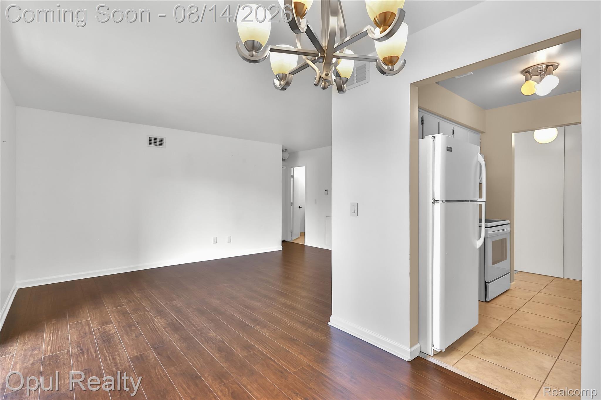 30052 West 12 Mile Road, Unit 68 Farmington, MI 48334 - Photo 6 of 17 0I0A7963.jpg