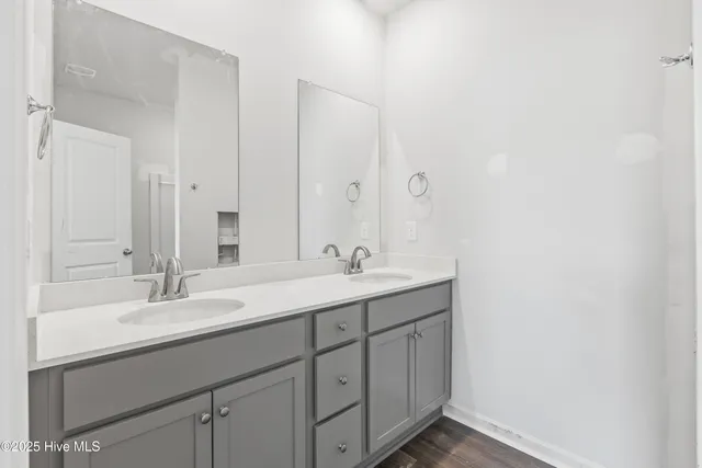 $267,565 | 617 South Squires Run Lane, Richlands, NC 28574