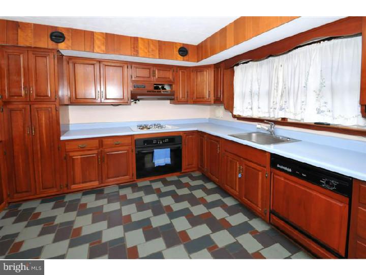 1218 Lois Road Ambler, PA 19002 - Photo 9 of 24 Gallery Image 9
