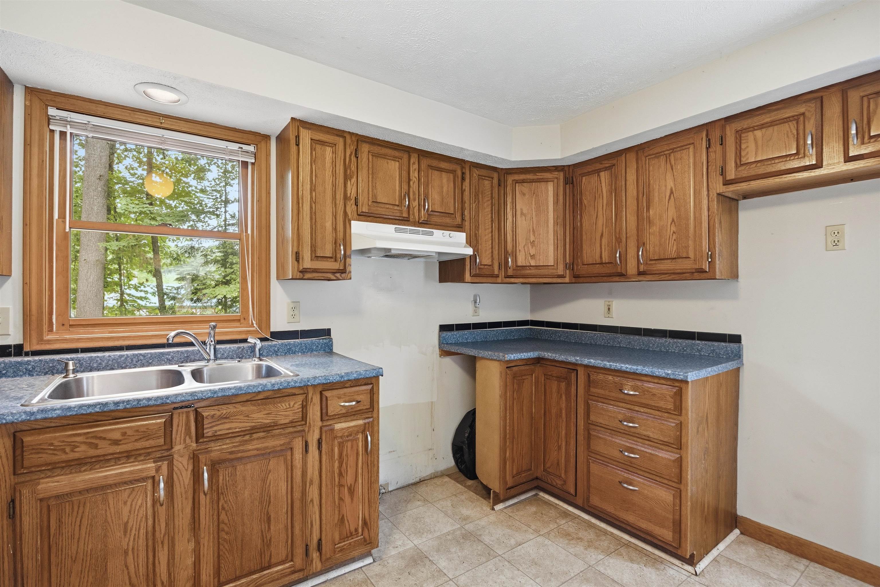 79 Lynchville Park Road Goffstown, NH 03045 - Photo 7 of 42