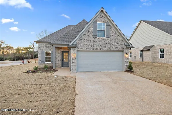 $324,900 | 13866 Jack Thomas Boulevard, Olive Branch, MS 38654