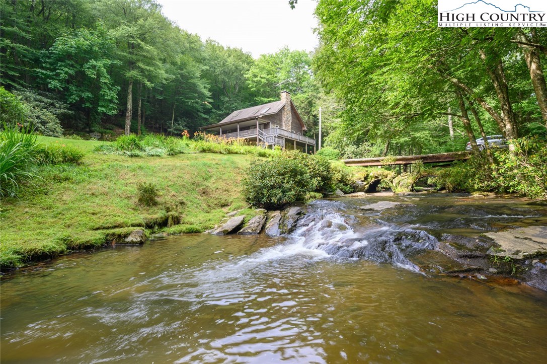 4081 Howard's Creek Road Boone, NC 28607 - Photo 4 of 44
