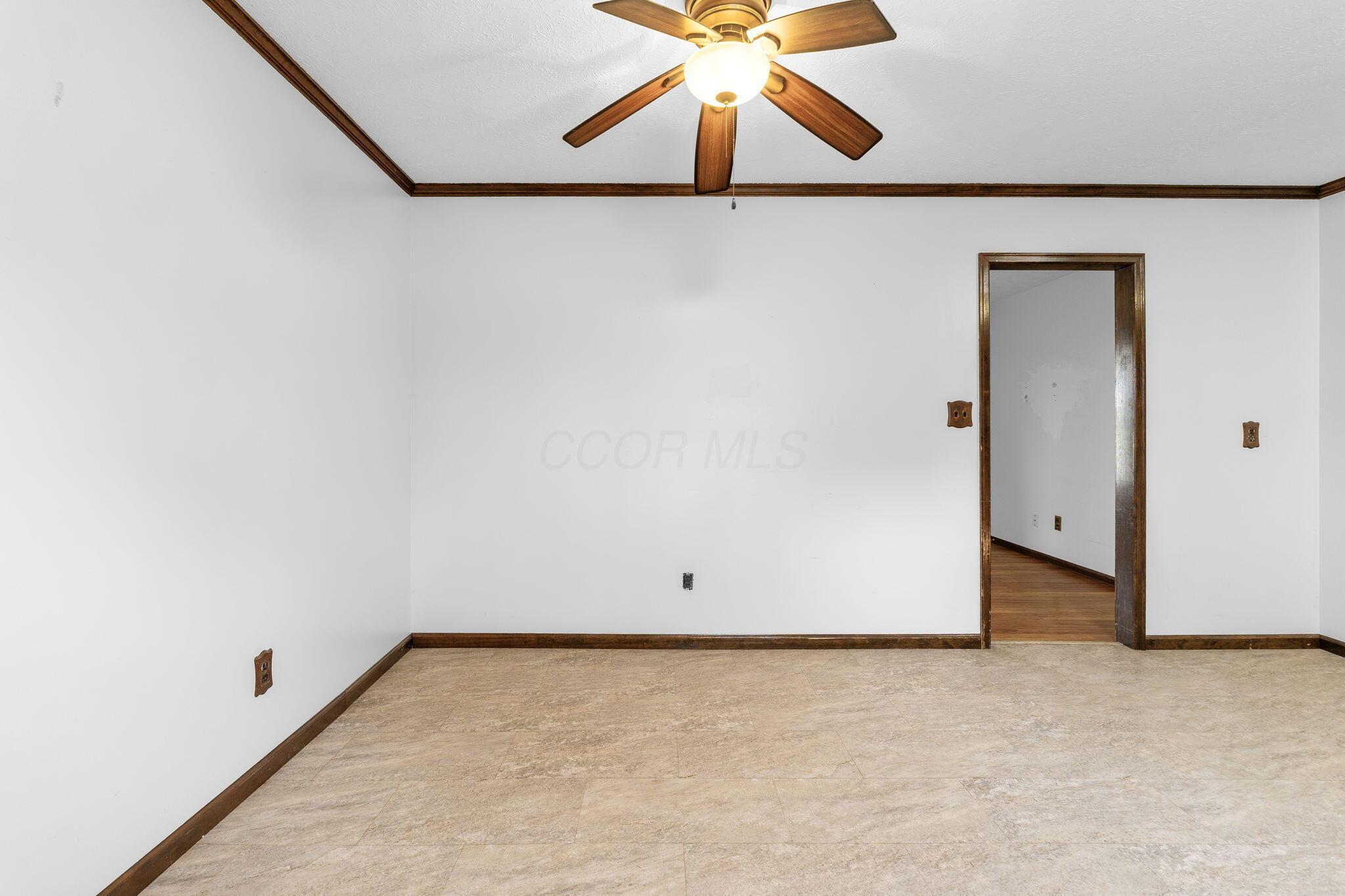 17541 Ringgold Northern Road Circleville, OH 43113 - Photo 15 of 58 17541 Ringgold Northern Rd (Interior)-12