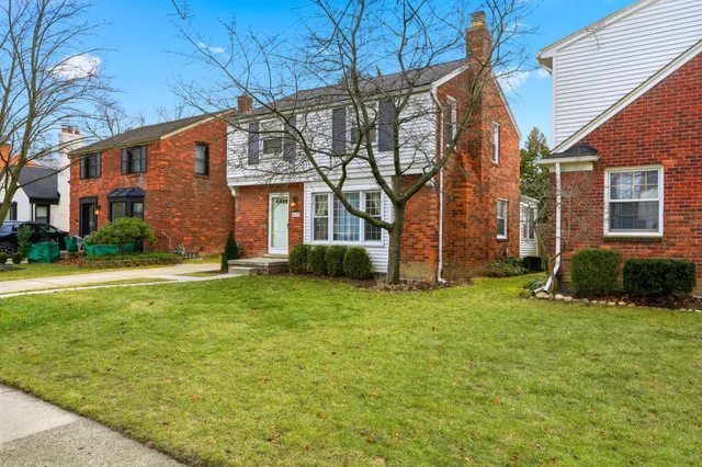 $309,000 | 1817 Manchester Boulevard, Grosse Pointe Woods, MI 48236