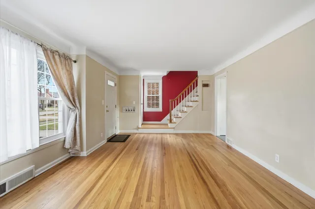 $309,000 | 1817 Manchester Boulevard, Grosse Pointe Woods, MI 48236