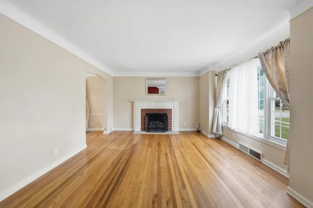 $309,000 | 1817 Manchester Boulevard, Grosse Pointe Woods, MI 48236