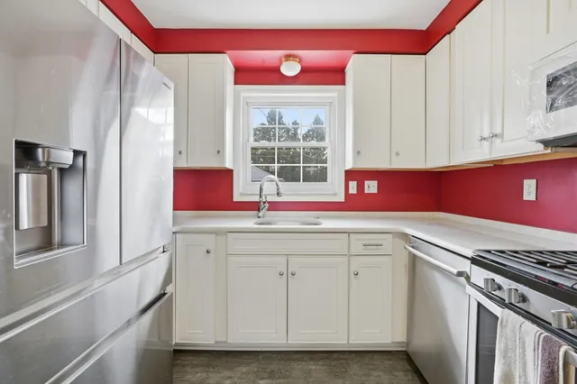 $309,000 | 1817 Manchester Boulevard, Grosse Pointe Woods, MI 48236