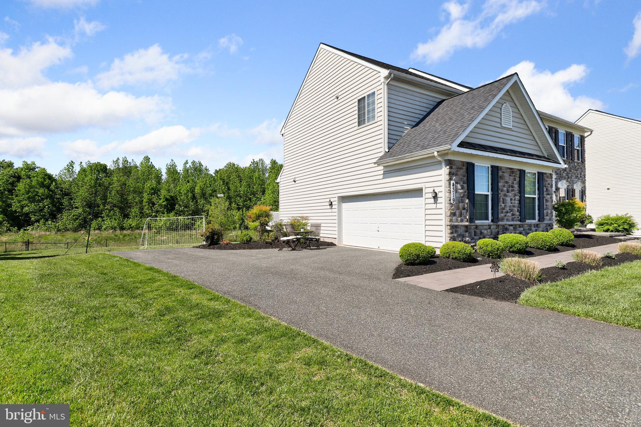 4319 Jordan Way Nottingham, MD 21236 - Photo 2 of 49 Gallery Image 2