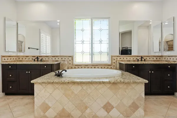 $1,349,000 | 365 Charles Swisher Court, Fallbrook, CA 92028