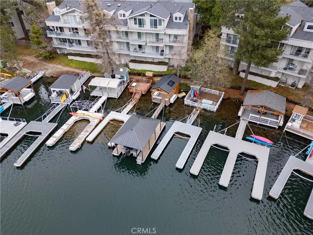 a picture of city view with lake view