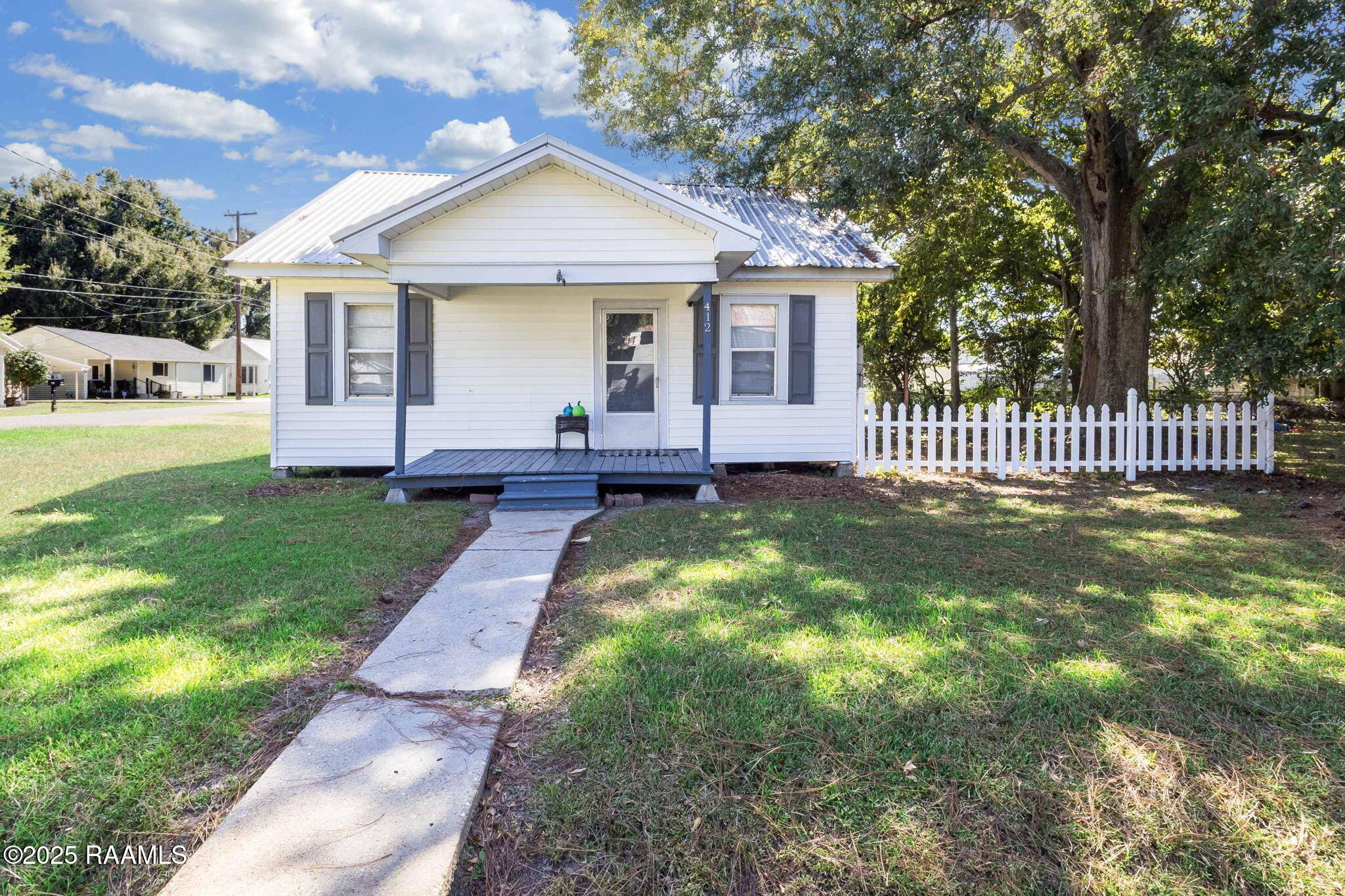412 East E Street Rayne, LA 70578 - Photo 1 of 15 2-web-or-mls-412 East E-2