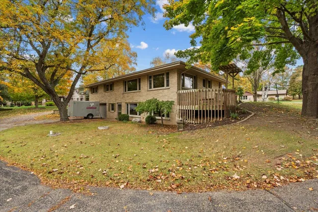 $399,900 | W7085 Hillside Drive, Scott, WI 53001