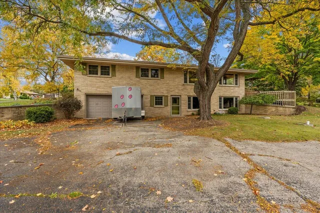 $399,900 | W7085 Hillside Drive, Scott, WI 53001