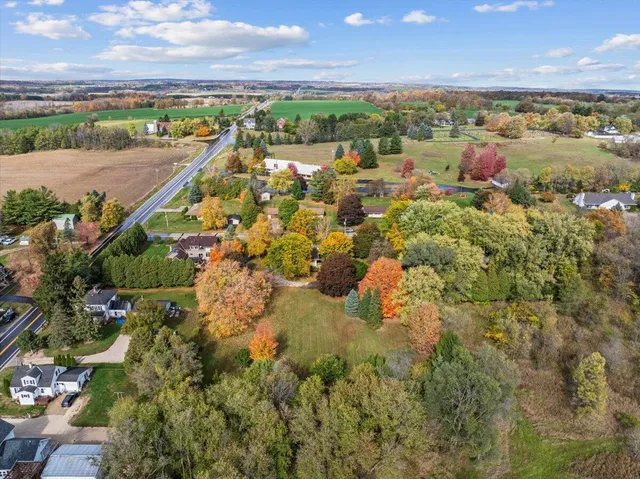 $399,900 | W7085 Hillside Drive, Scott, WI 53001