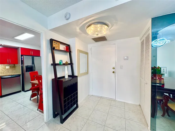 $2,550 | 250 174th Street, Unit 1912, Sunny Isles Beach, FL 33160