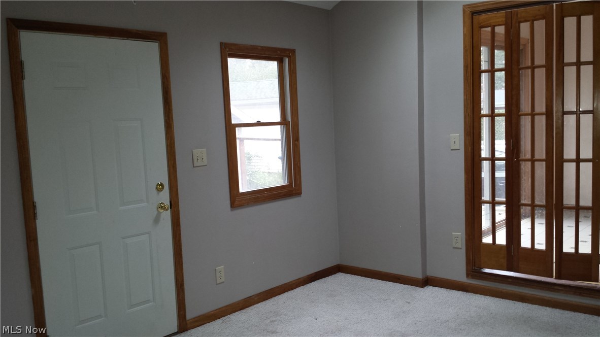 964 Brittain Road Akron, OH 44305 - Photo 5 of 12 Gallery Image 5