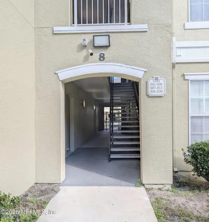 $1,298 | 8290 Gate Parkway West, Unit 816, Jacksonville, FL 32216