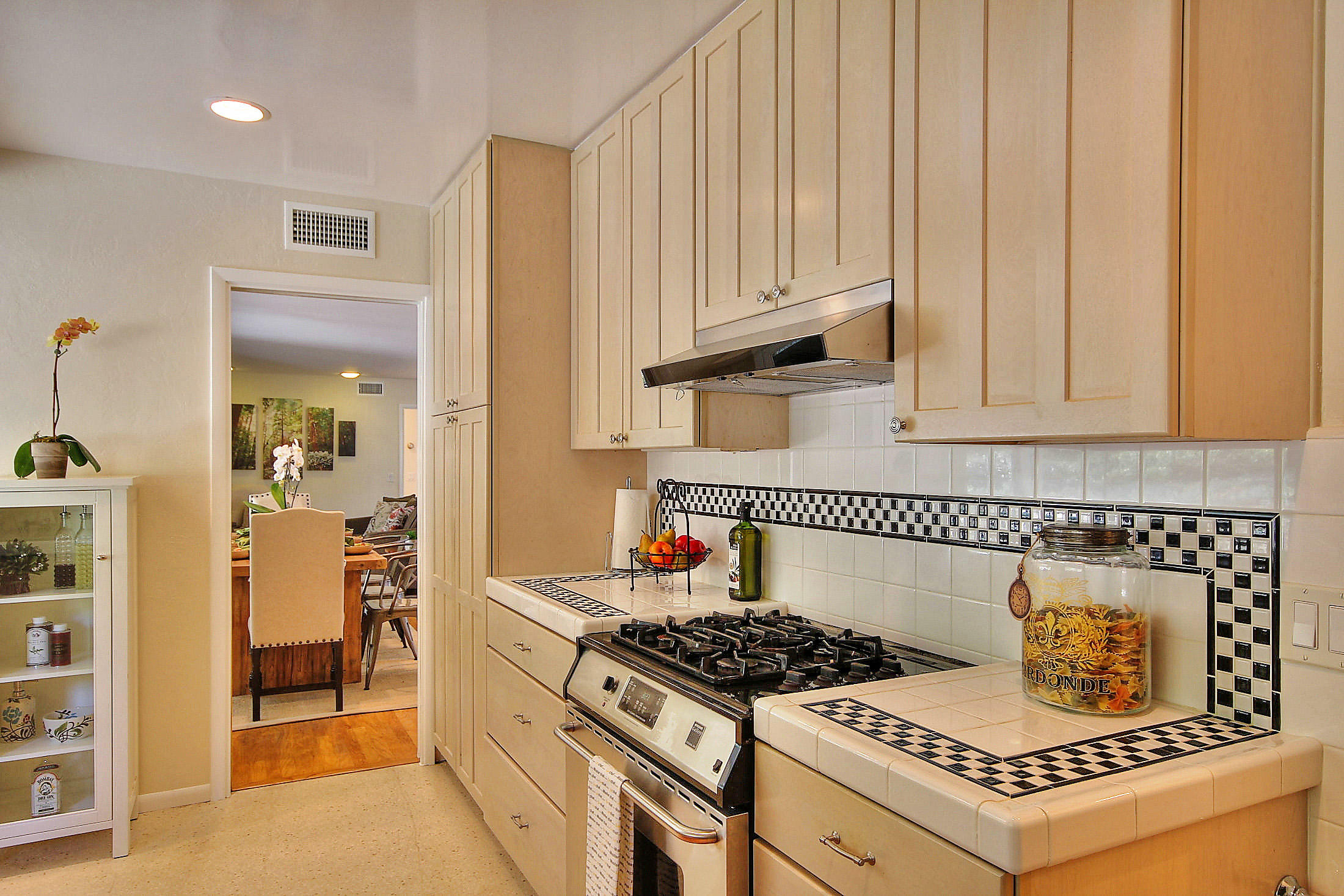 919 Canon Road Santa Barbara, CA 93110 - Photo 13 of 26 919 Canon-Birch van Seenus-17