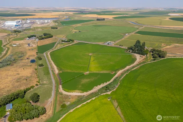 a view of an outdoor space and lakeside