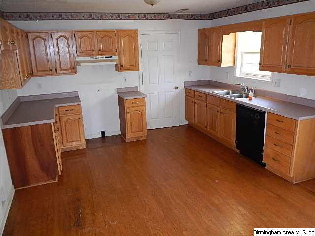 103 Indian Valley Road Sylacauga, AL 35150 - Photo 5 of 13
