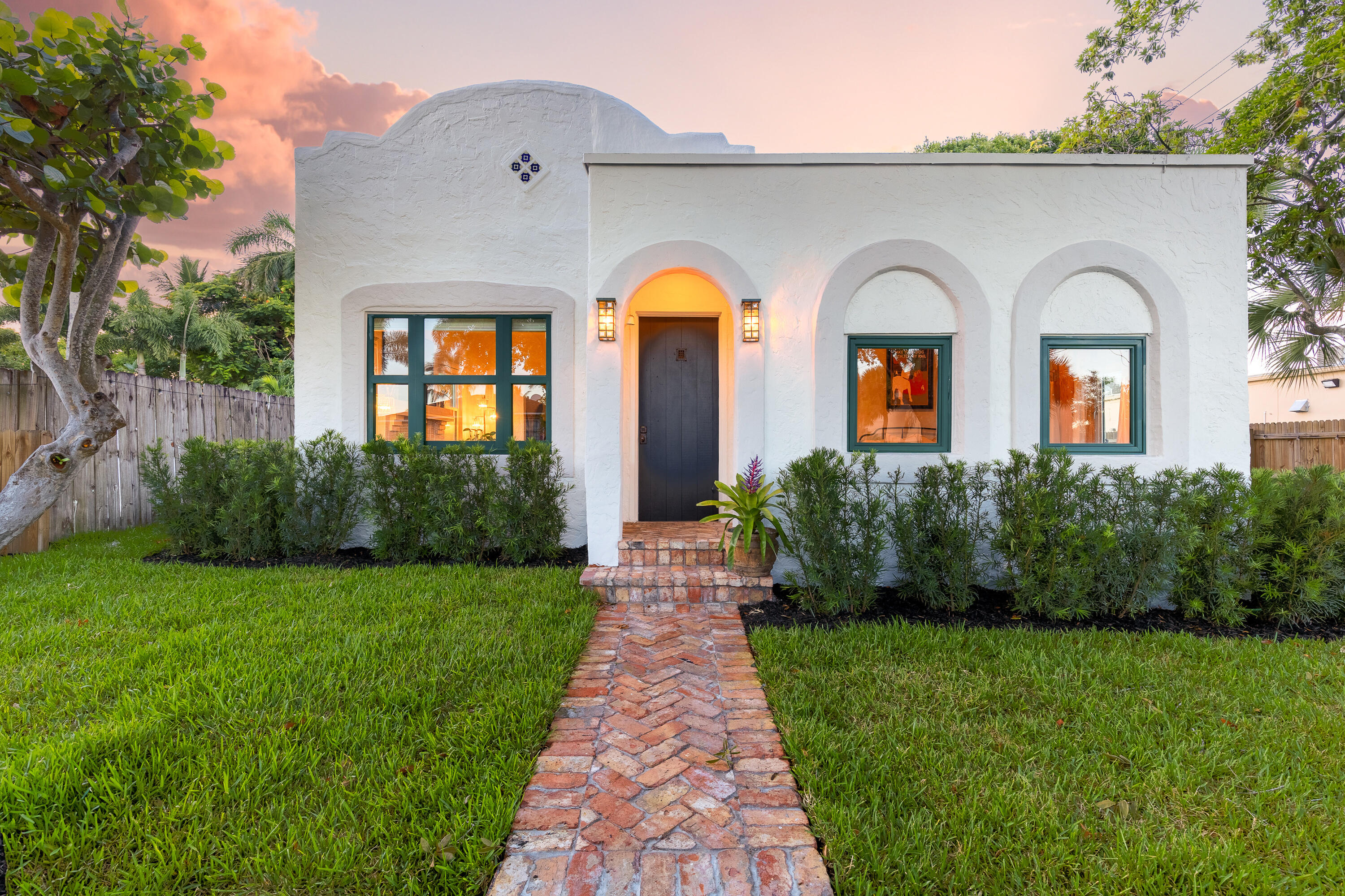 411 Valley Forge Road West Palm Beach, FL 33405 - Photo 2 of 52 0002