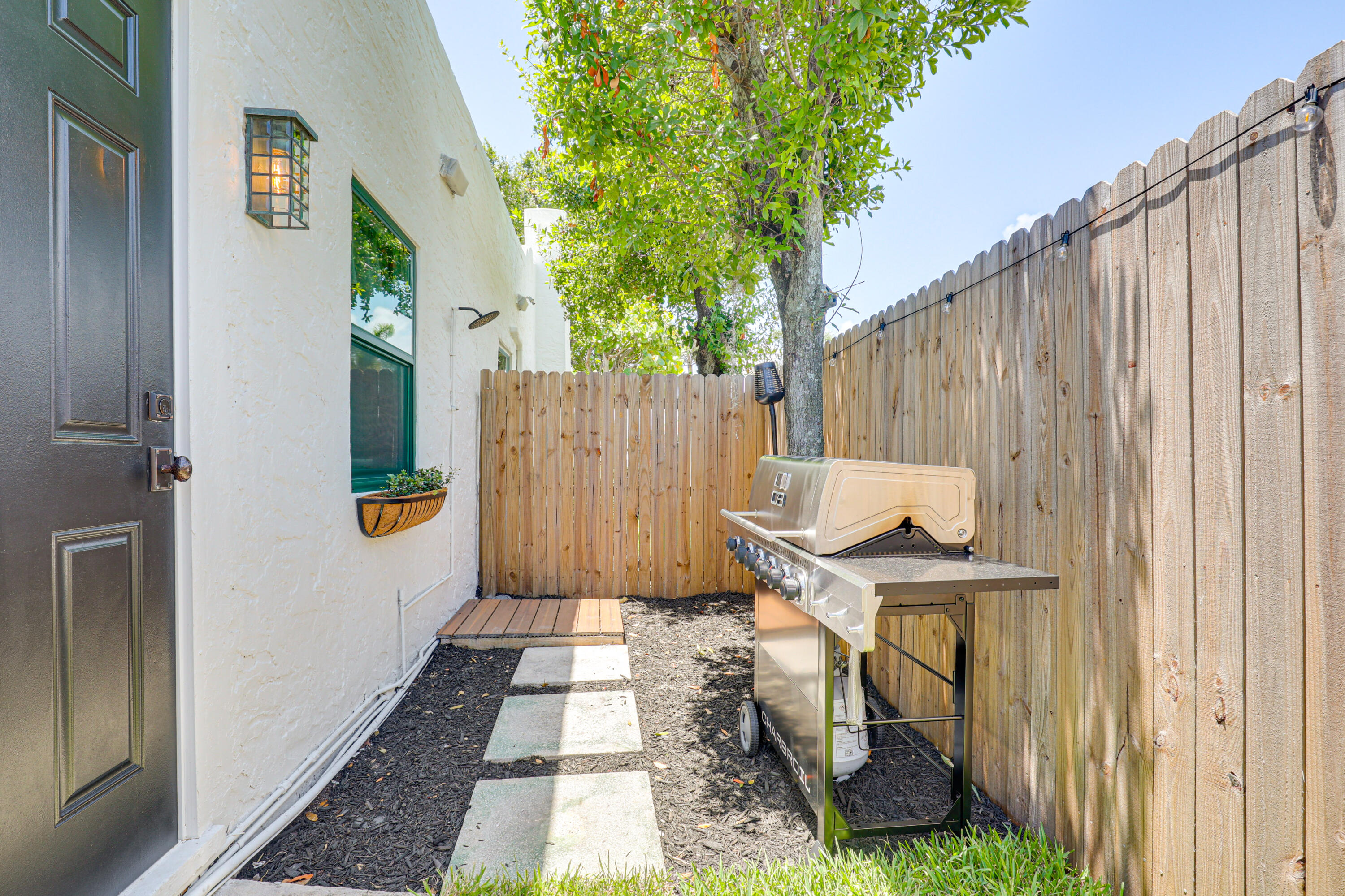 411 Valley Forge Road West Palm Beach, FL 33405 - Photo 46 of 52 Set - 035