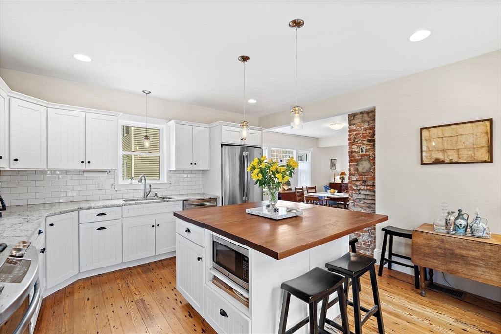18 O'Neil Street Hudson, MA 01749 - Photo 12 of 40