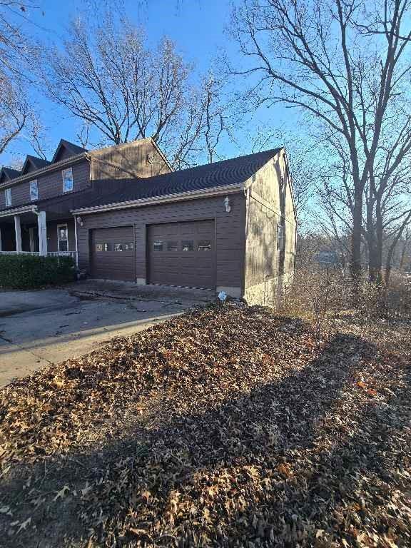 412 Frontier Road Lawrence, KS 66049 - Photo 3 of 18