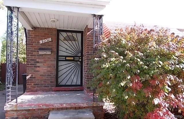 9230 Rutherford Street Detroit, MI 48228 - Photo 2 of 14 DSCN3186.JPG