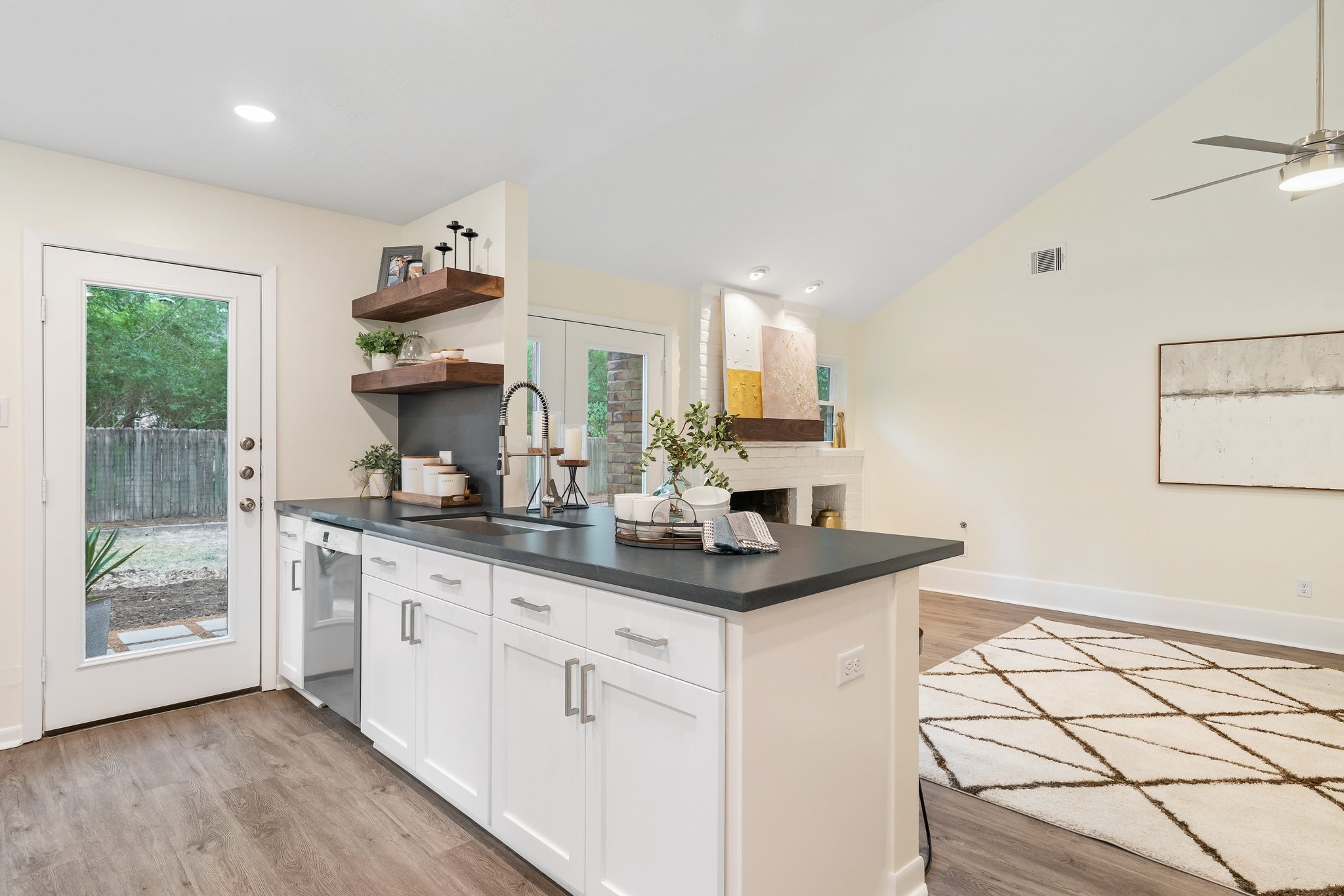 1924 Nursery Road The Woodlands, TX 77380 - Photo 11 of 29