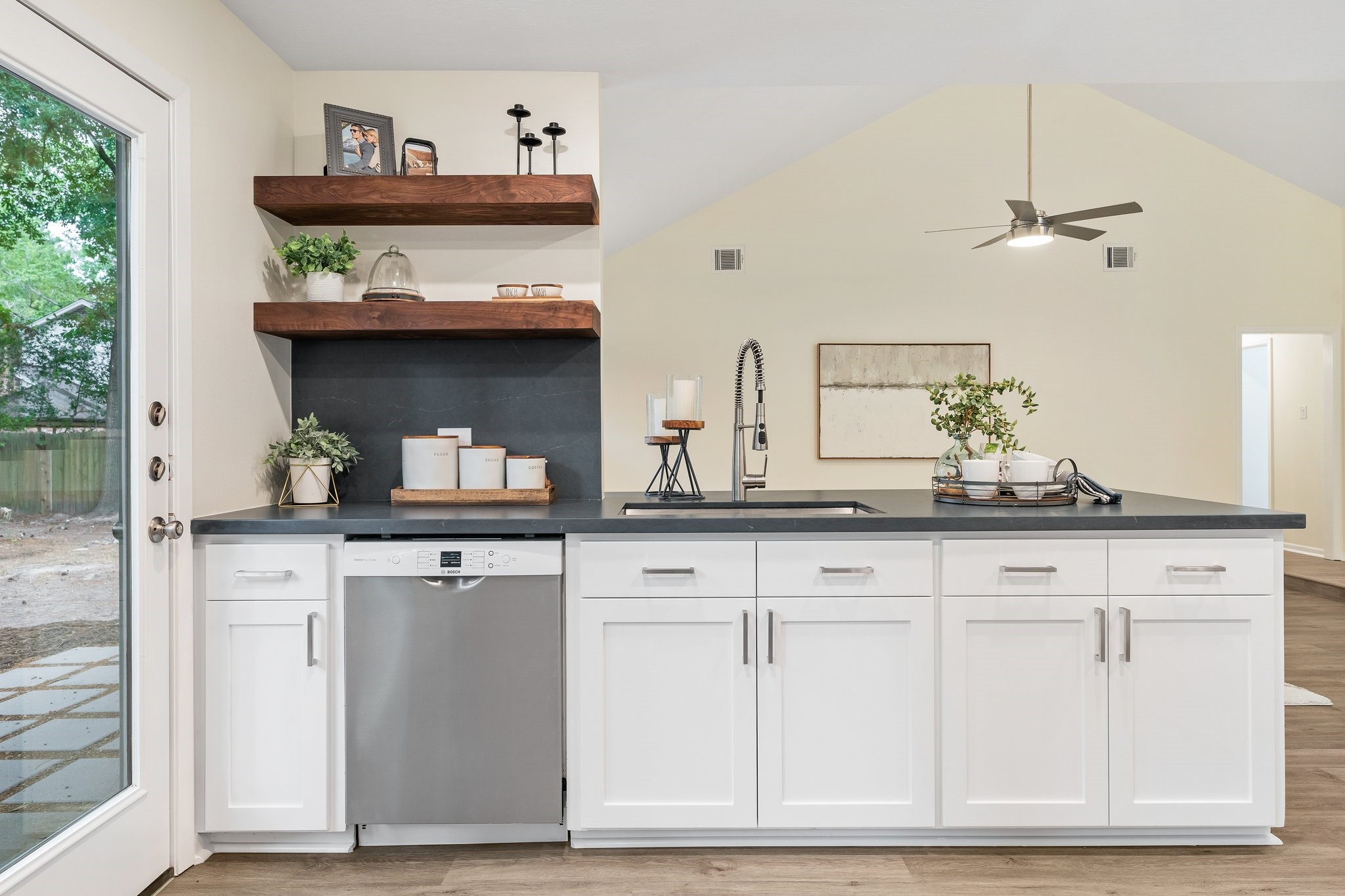 1924 Nursery Road The Woodlands, TX 77380 - Photo 12 of 29