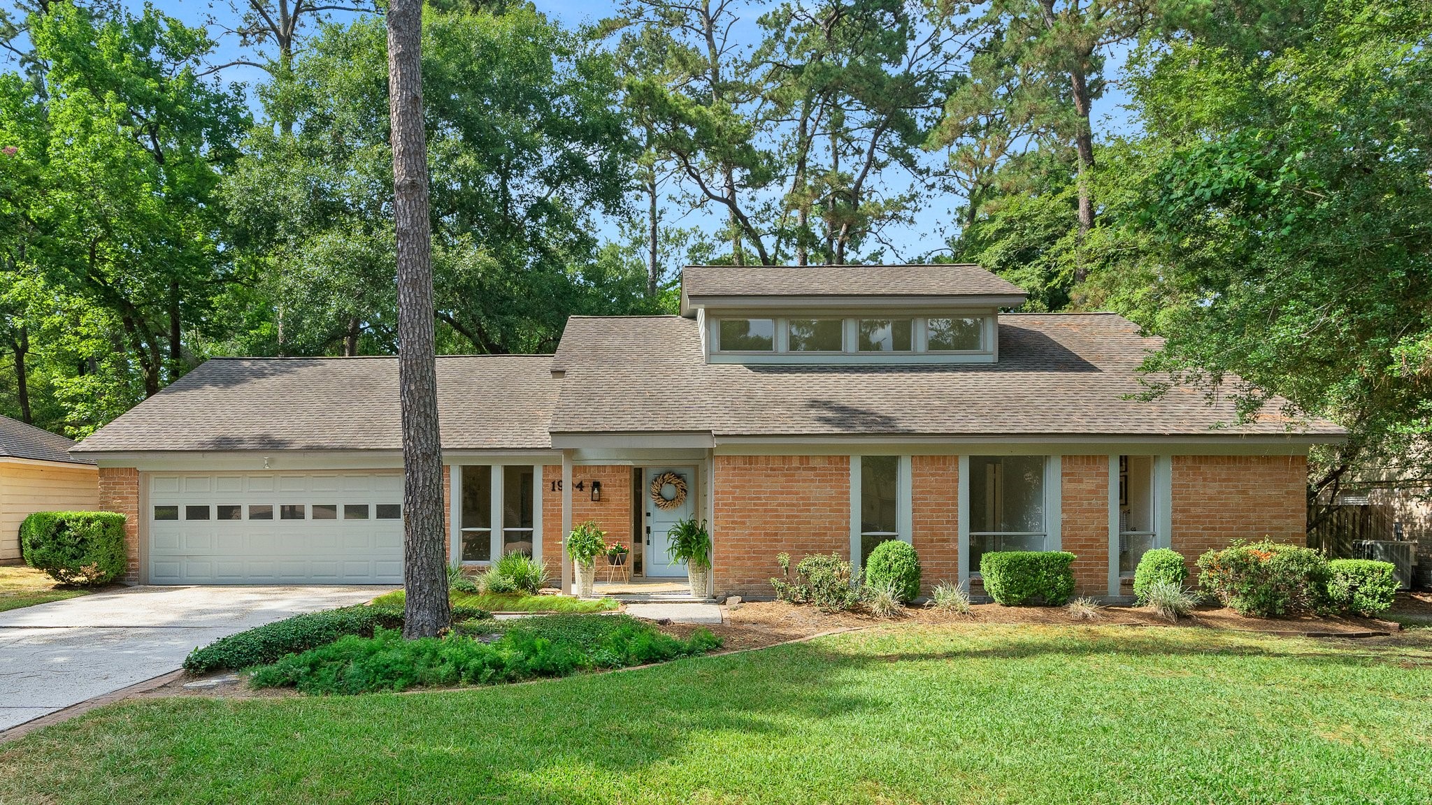 1924 Nursery Road The Woodlands, TX 77380 - Photo 2 of 29