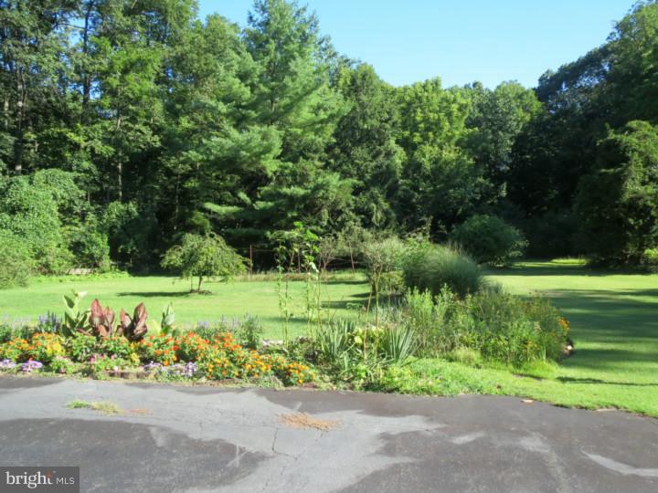 1740 Upper Ridge Road Pennsburg, PA 18073 - Photo 7 of 17