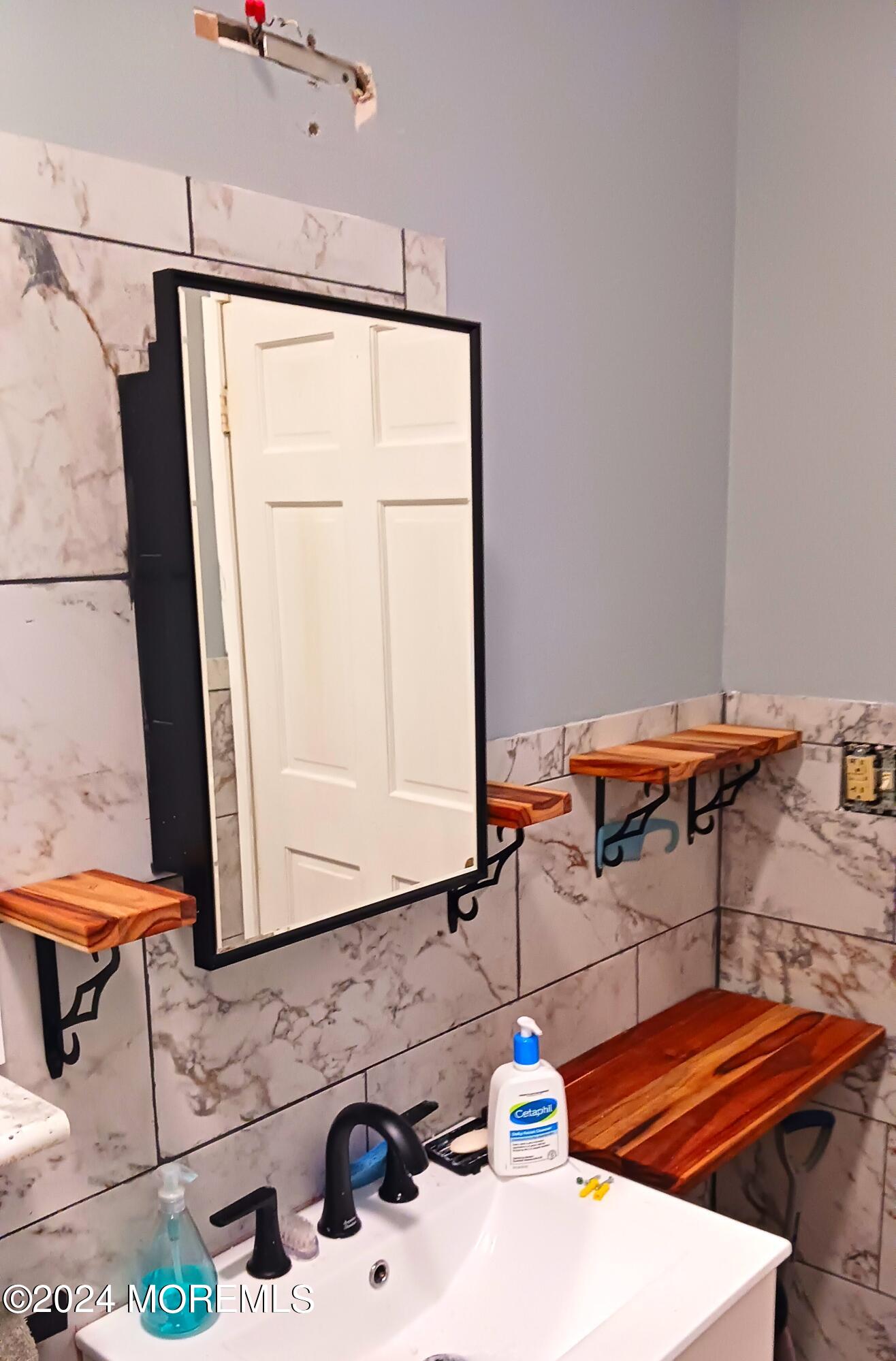 458 Pleasant Valley Road Marlboro, NJ 07746 - Photo 5 of 6 Pic5