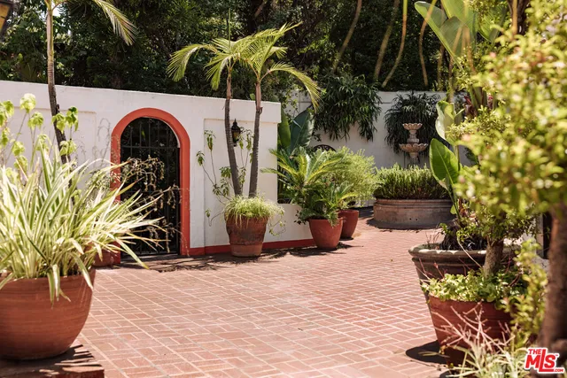 $2,750,000 | 2942 Passmore Drive, Los Angeles, CA 90068