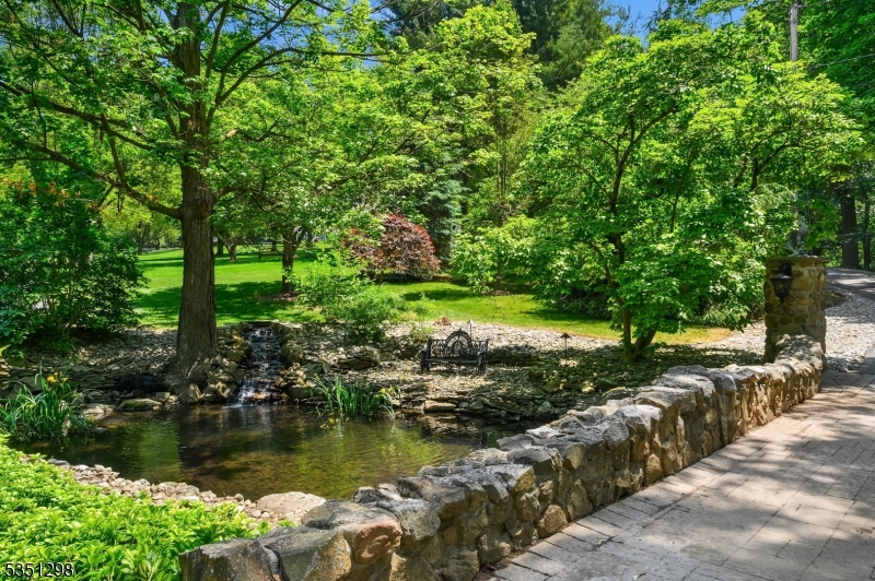 14 Bliss Road Mendham, NJ 07945 - Photo 4 of 41
