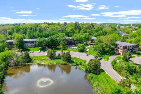 $330,000 | 205 Barry Avenue South, Unit 117, Wayzata, MN 55391