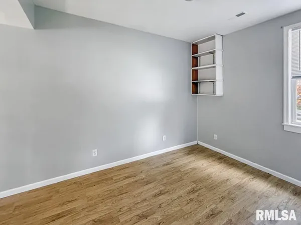 $365,000 | 319-321 East College Street, Carbondale, IL 62901