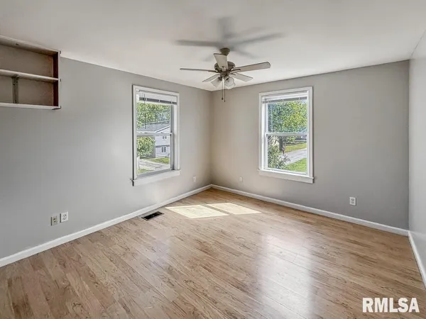 $365,000 | 319-321 East College Street, Carbondale, IL 62901