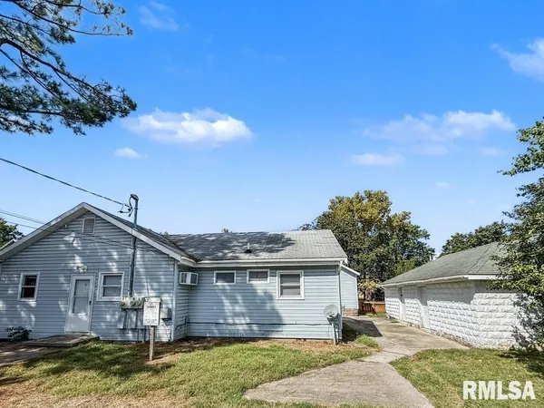 $365,000 | 319-321 East College Street, Carbondale, IL 62901