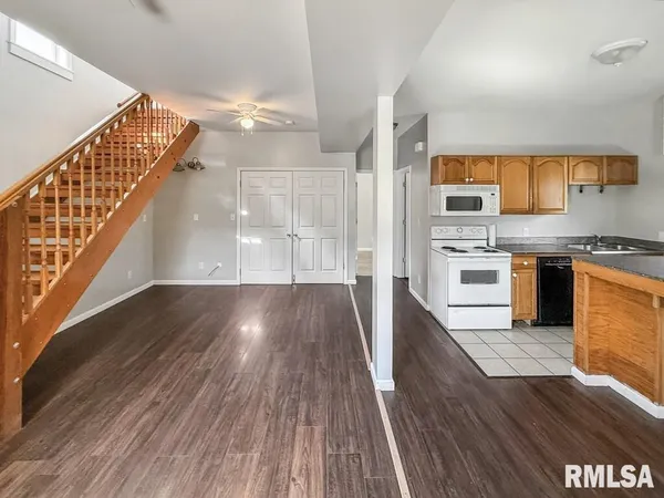 $365,000 | 319-321 East College Street, Carbondale, IL 62901