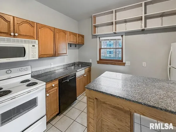 $365,000 | 319-321 East College Street, Carbondale, IL 62901