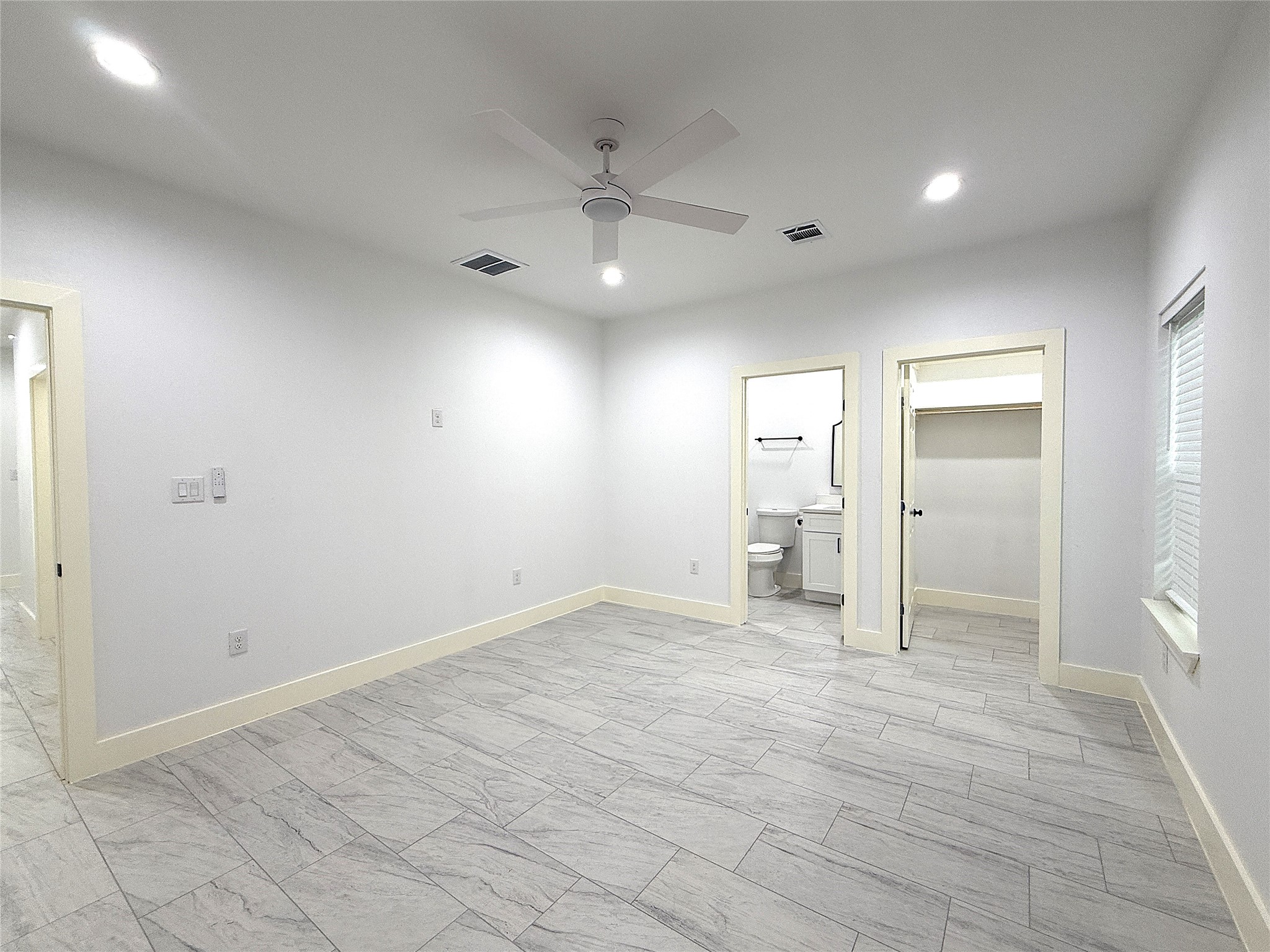 6708 Conley Street, Unit B Houston, TX 77021 - Photo 15 of 26 Primary bedroom