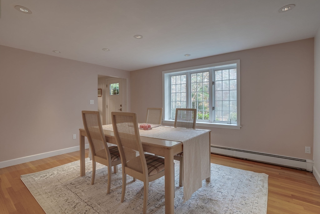 22 Alexandra Road Lynnfield, MA 01940 - Photo 8 of 36 Gallery Image 8