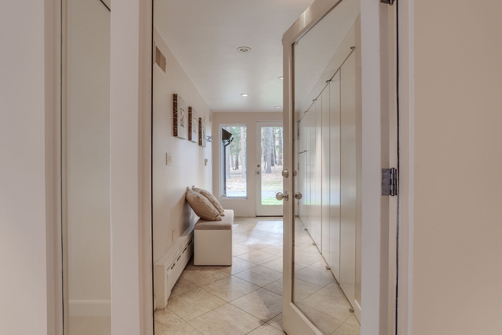 22 Alexandra Road Lynnfield, MA 01940 - Photo 9 of 36 Gallery Image 9