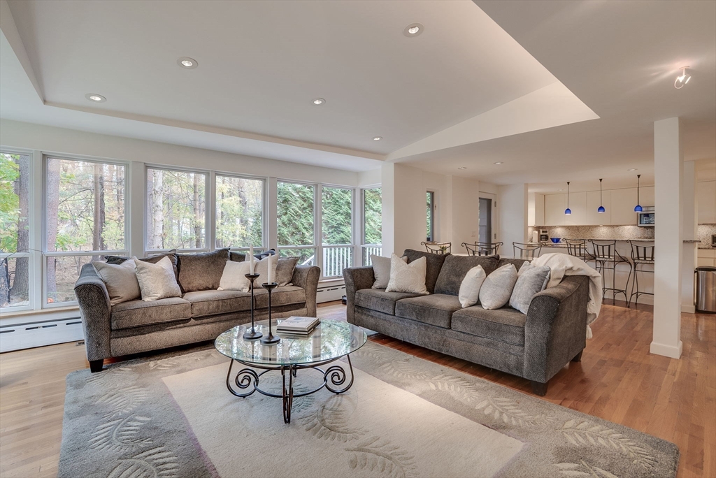 22 Alexandra Road Lynnfield, MA 01940 - Photo 10 of 36 Gallery Image 10